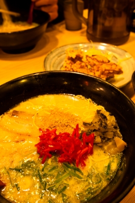 soku_09957.jpg :: 食べ物 麺類 ラーメン とんこつラーメン 