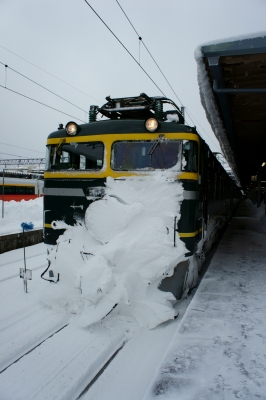 soku_10928.jpg :: 乗り物 交通 鉄道 電車 建築 建造物 線路 雪 雪景色 
