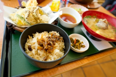 soku_12422.jpg :: 食べ物 和食 定食 天ぷら アサリ飯 アサリの味噌汁 