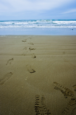 soku_12851.jpg :: 風景 自然 海 ビーチ 砂浜 足跡 