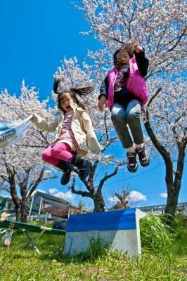 soku_13940.jpg :: 植物 花 桜 サクラ 人物 子供 少女 女の子 パルクール フリーランニング 