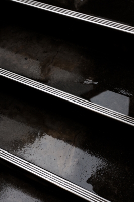 soku_14482.jpg :: 雨 階段 水たまり 