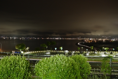 soku_17406.jpg :: 風景 夜景 諏訪湖 夜のサービスエリア 