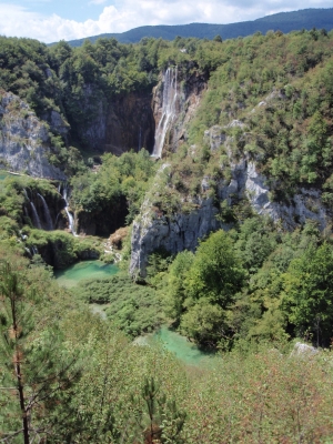 soku_17781.jpg :: クロアチア プリトヴィツェ 風景 自然 森林 川 渓谷 外国 