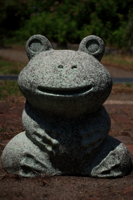 soku_18066.jpg :: 動物 爬虫類 両生類 カエル 石像 by Niigata 