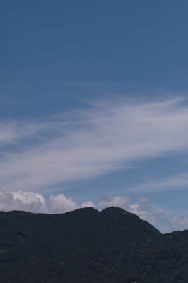 soku_18572.jpg :: 70マクロ 飛行機 風景 山 空 