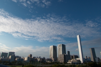 soku_18587.jpg :: 風景 街並み 都市の風景 ビル 自然 空 雲 