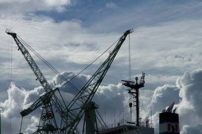 soku_20057.jpg :: 風景 自然 空 雲 クレーン 造船所 