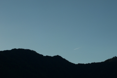 soku_21237.jpg :: 風景 空 飛行機雲 夕暮れ オールドレンズ NewFD50mmF1.4 