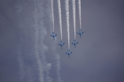 soku_22154.jpg :: 乗り物 交通 航空機 飛行機 軍用機 ブルーインパルス T.4 