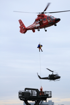soku_22402.jpg :: 立川駐屯地 ヘリコプター 救難展示 東京消防庁 