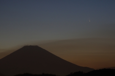 soku_25316.jpg :: 風景 自然 山 富士山 パンスターズ彗星 