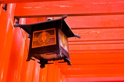 soku_31135.jpg :: 建築 建造物 神社 鳥居 提燈 朱 