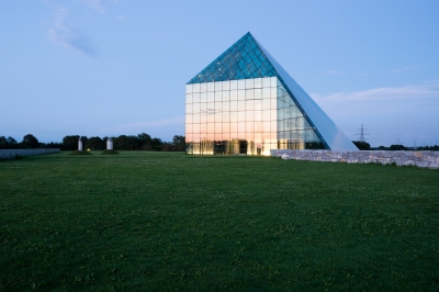 soku_31343.jpg :: 風景 建造物 夜景 公園 モエレ沼公園 ガラスのピラミッド 