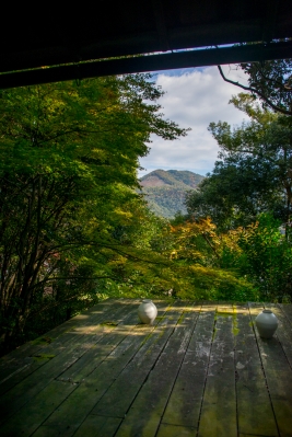 soku_31862.jpg :: 風景 自然 山 デッキ 壺 