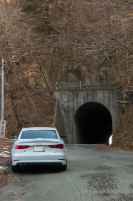 soku_32321.jpg :: 風景 郊外 車 ドライブ Audi S3 トンネル 行こうか行くまいか 