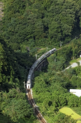 soku_33146.jpg :: 八ッ場ダム 乗り物 交通 鉄道 電車 吾妻線 ダムに沈む旧線路 